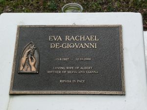 De-Giovanni, Eva Rachael