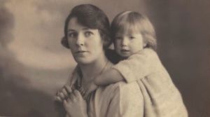Agnes Kate Brooks (nee Clancy) with her daughter Eileen Mary, circa 1922